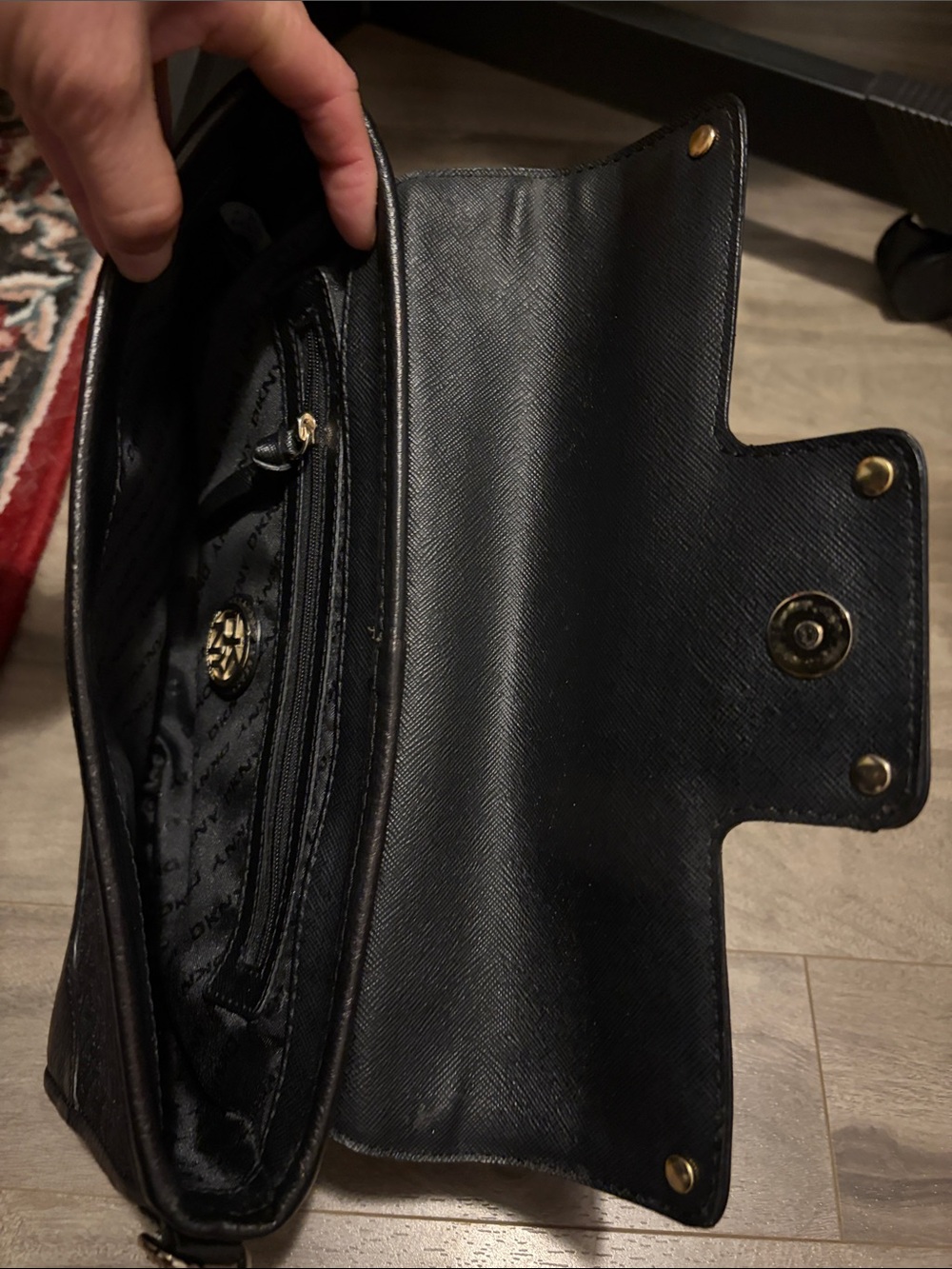 DKNY Black Chain-Handle Shoulder Bag with Turn-Lock Closure - Picture 5 of 9
